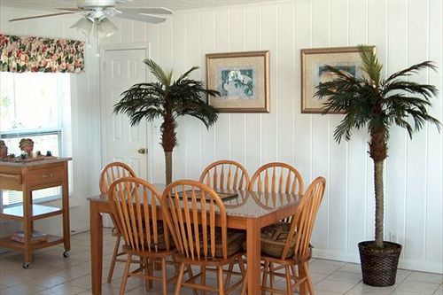 Pelican Beach Villas Marsh Harbour Esterno foto