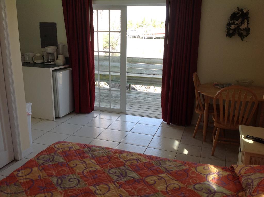 Pelican Beach Villas Marsh Harbour Esterno foto